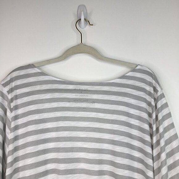 Torrid Classic Fit V-neck White/Gray Striped Lace Trim Top Size 6X. NWT - Picture 13 of 15